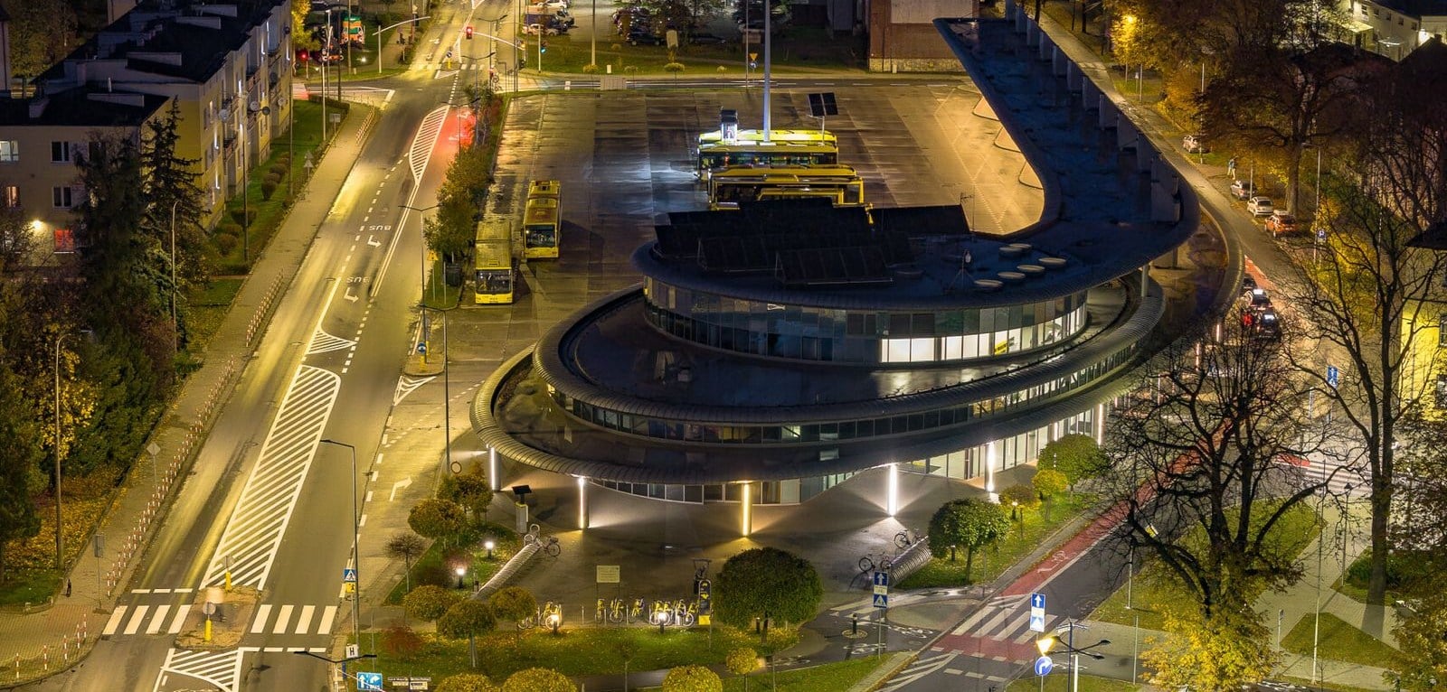 Infotrans - Transport GZM: Zakończono modernizację dworca autobusowego w Tarnowskich Górach