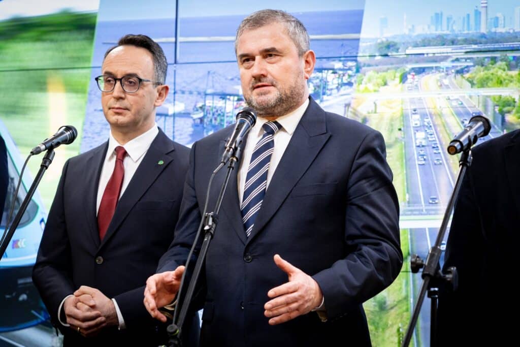 Ministerstwo Infrastruktury podsumowuje 2 lata: kolej, drogi i transport publiczny na rekordach / fot. MI