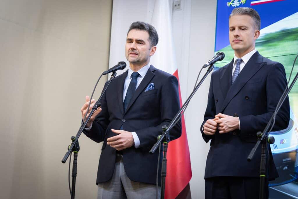 Ministerstwo Infrastruktury podsumowuje 2 lata: kolej, drogi i transport publiczny na rekordach / fot. MI