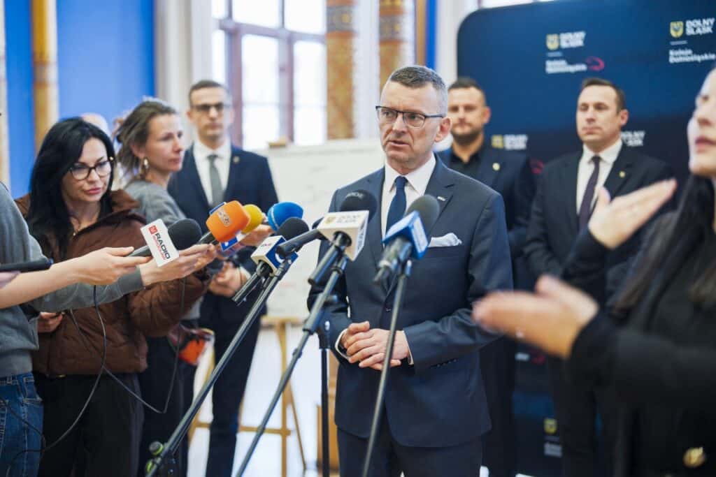 Jest porozumienie w sprawie URBANCARD na kolejnych pięć lat. Dzięki temu pociągami na terenie miasta nadal będzie można podróżować z wrocławską kartą miejską.