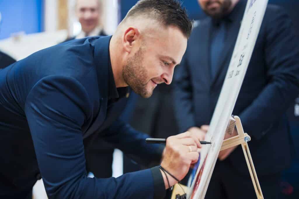 Jest porozumienie w sprawie URBANCARD na kolejnych pięć lat. Dzięki temu pociągami na terenie miasta nadal będzie można podróżować z wrocławską kartą miejską.