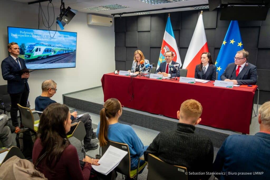 Podpisanie nowej umowy Polregio na Podkarpaciu