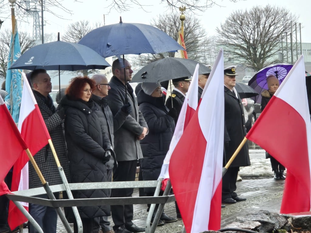 Infoship - Świnoujście pamięta o „Janie Heweliuszu”. 33 lata po największej tragedii polskiej żeglugi