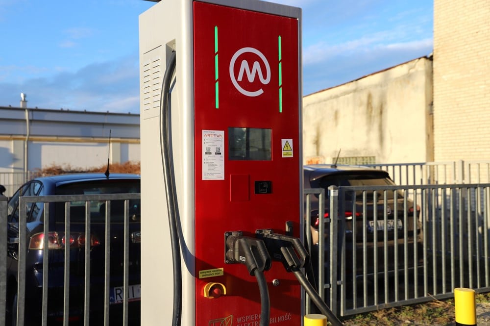 Infobus - Mielec ma trzy oferty na ładowarki pod nowe autobusy elektryczne od Solarisa