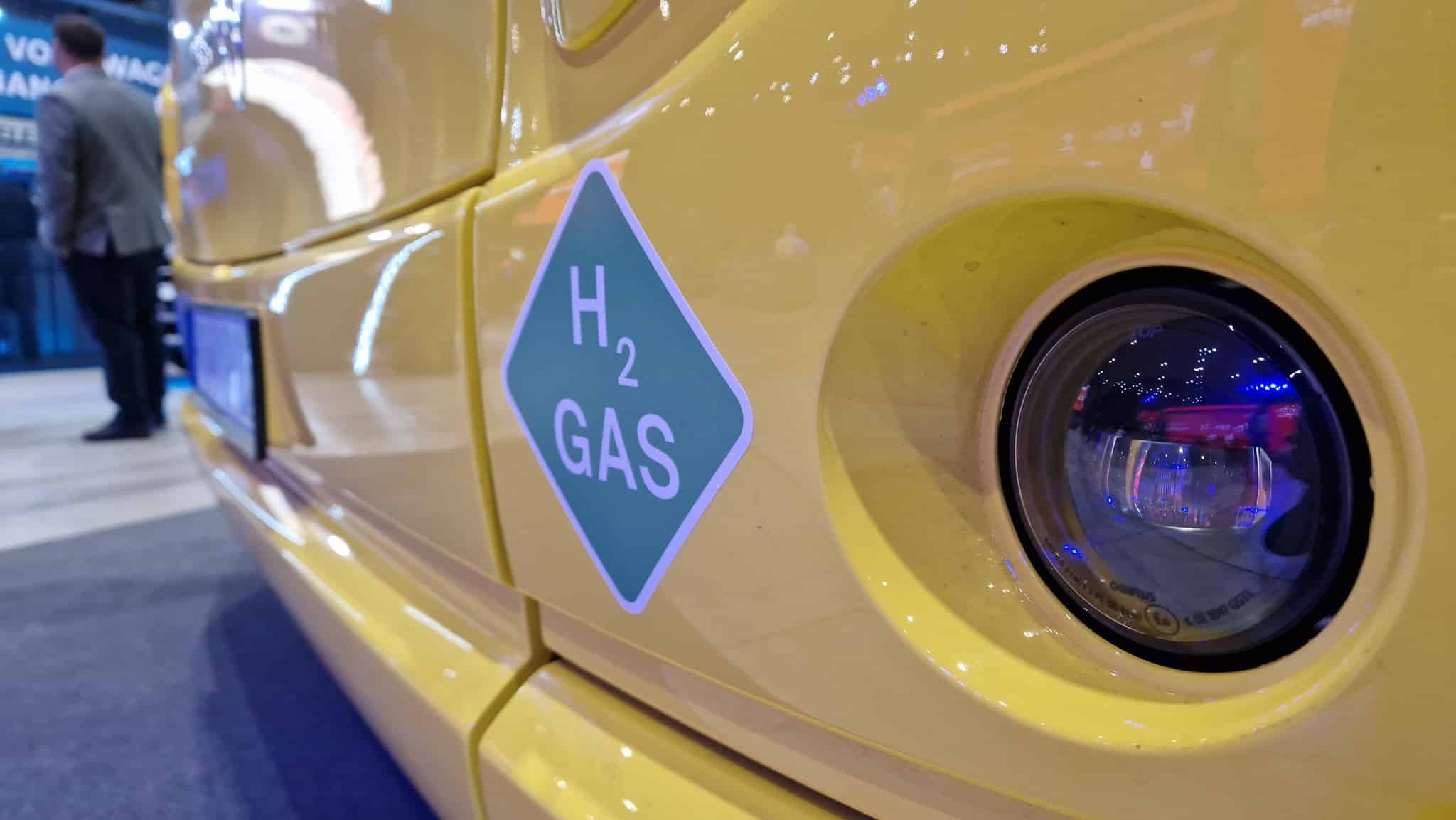 Infobus - GZM oficjalnie odebrała od NesoBusa autobusy. Pierwsza wodorowa ósemka