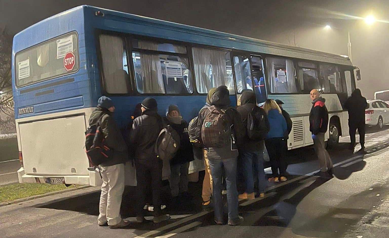 Infobus - Kraków: Streetbus znów pomaga bezdomnym. Autobus wsparcia w trasie