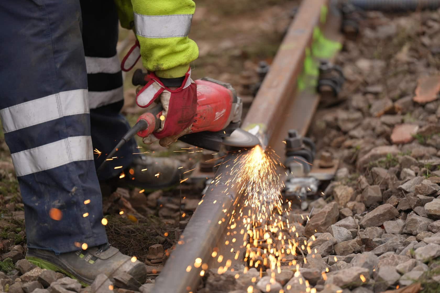 Infotram - Awaria torowiska na ul. Legnickiej we Wrocławiu. Powodem mróz