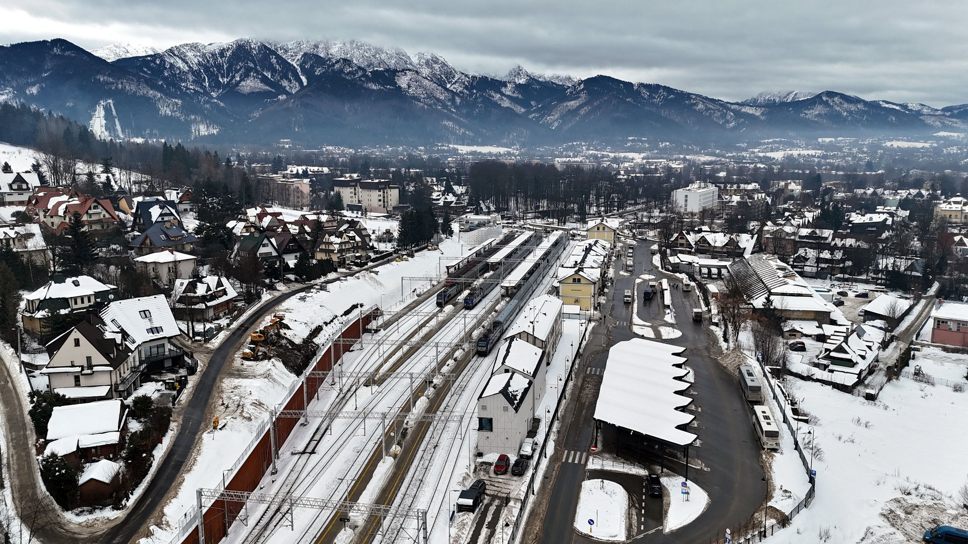 Inforail - Kolej gotowa na ferie zimowe – Polskie Linie Kolejowe S.A. i Straż Ochrony Kolei wzmacniają bezpieczeństwo podróży