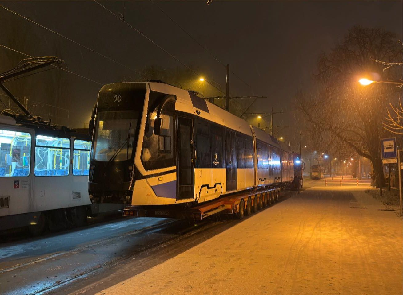 Infotram - Drugi Moderus Gamma już w Szczecinie. Tramwaj dotarł nocą na Pogodno