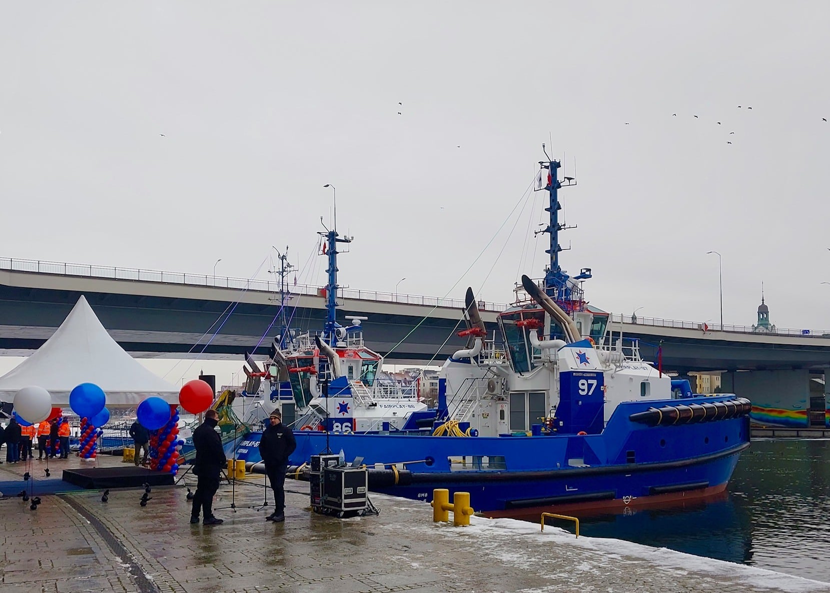 Infoship - Nowe holowniki Fairplay Towage Polska oficjalnie rozpoczęły służbę. Chrzest w Szczecinie