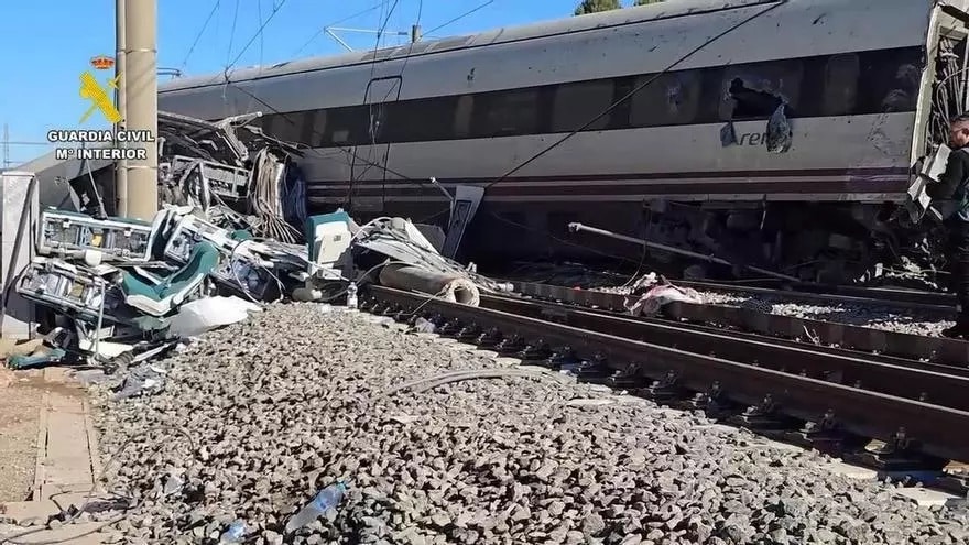 Inforail - Po katastrofie kolejowej w Hiszpanii bilans ofiar wzrósł do 41. Trwa żałoba narodowa