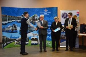 Infotrans - MPK Kraków nagradza pracowników za empatię i ratowanie życia pasażerów