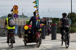 Infotrans - Szwecja próbuje odciągnąć dzieci od ekranów. M.in. poprzez darmowe bilety na komunikację