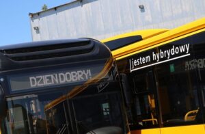 Infobus - W 2026 na warszawskie ulice wyjedzie ponad 300 nowych autobusów: diesle, hybrydy i elektrobusy