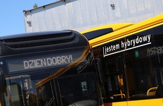 Infobus - W 2026 na warszawskie ulice wyjedzie ponad 300 nowych autobusów: diesle, hybrydy i elektrobusy