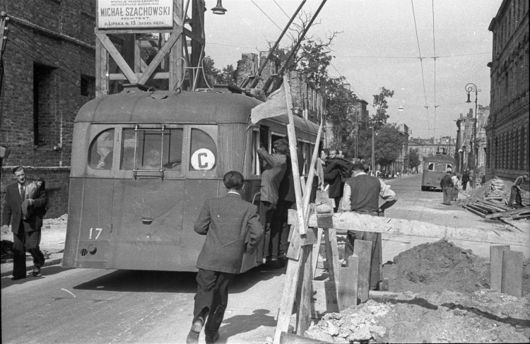 Infobus - 80 lat temu w Warszawie pojawiły się pierwsze trolejbusy. Na liniach A i B