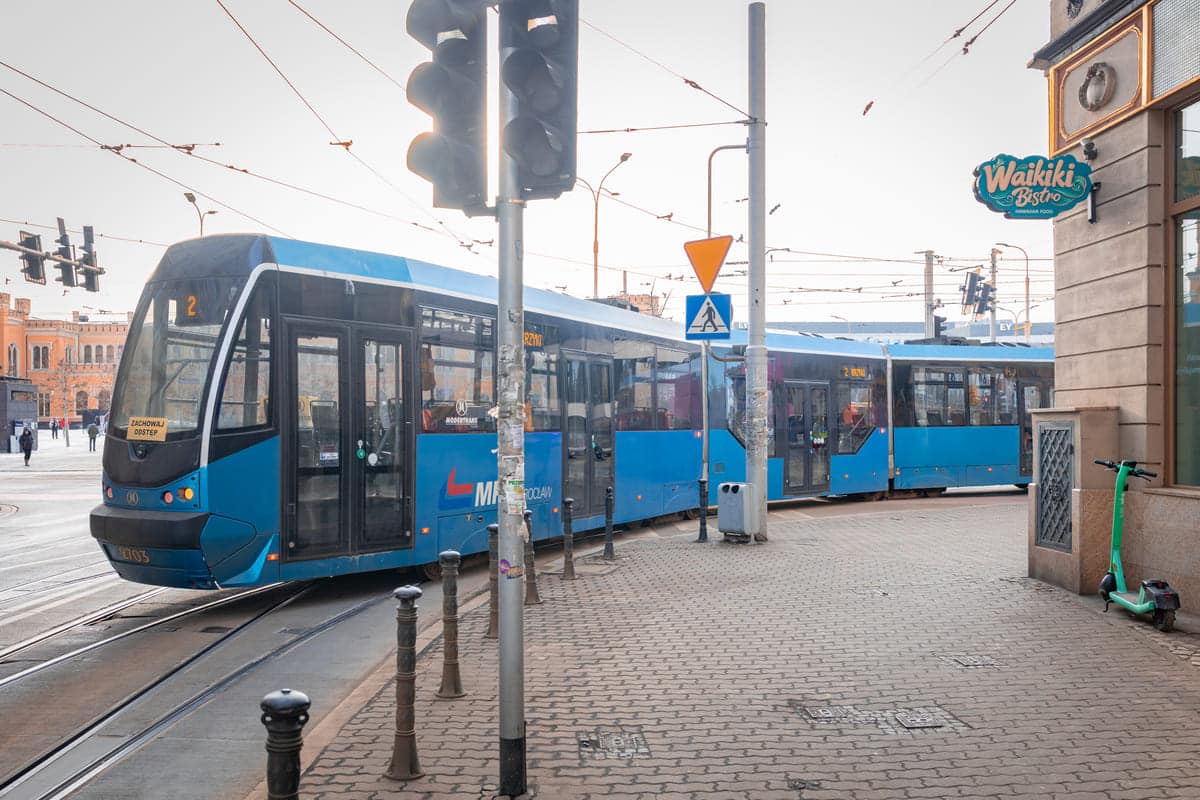 Infotram - Wykolejenie tramwaju we Wrocławiu. Konieczne oględziny torowiska