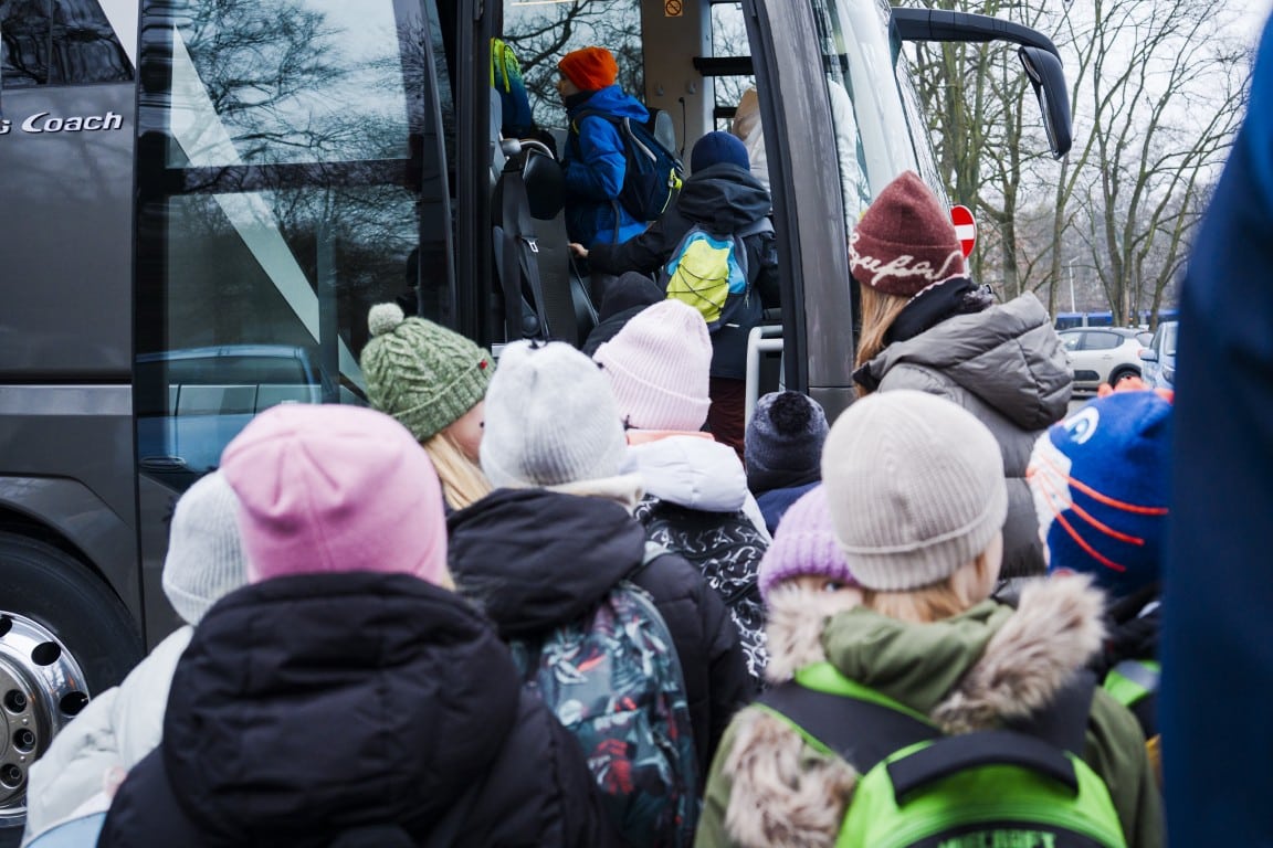 Infotrans - Wiemy, ile w Polsce orgaznizowanych jest wyjazdów i półkolonii. Na Ferie 2026