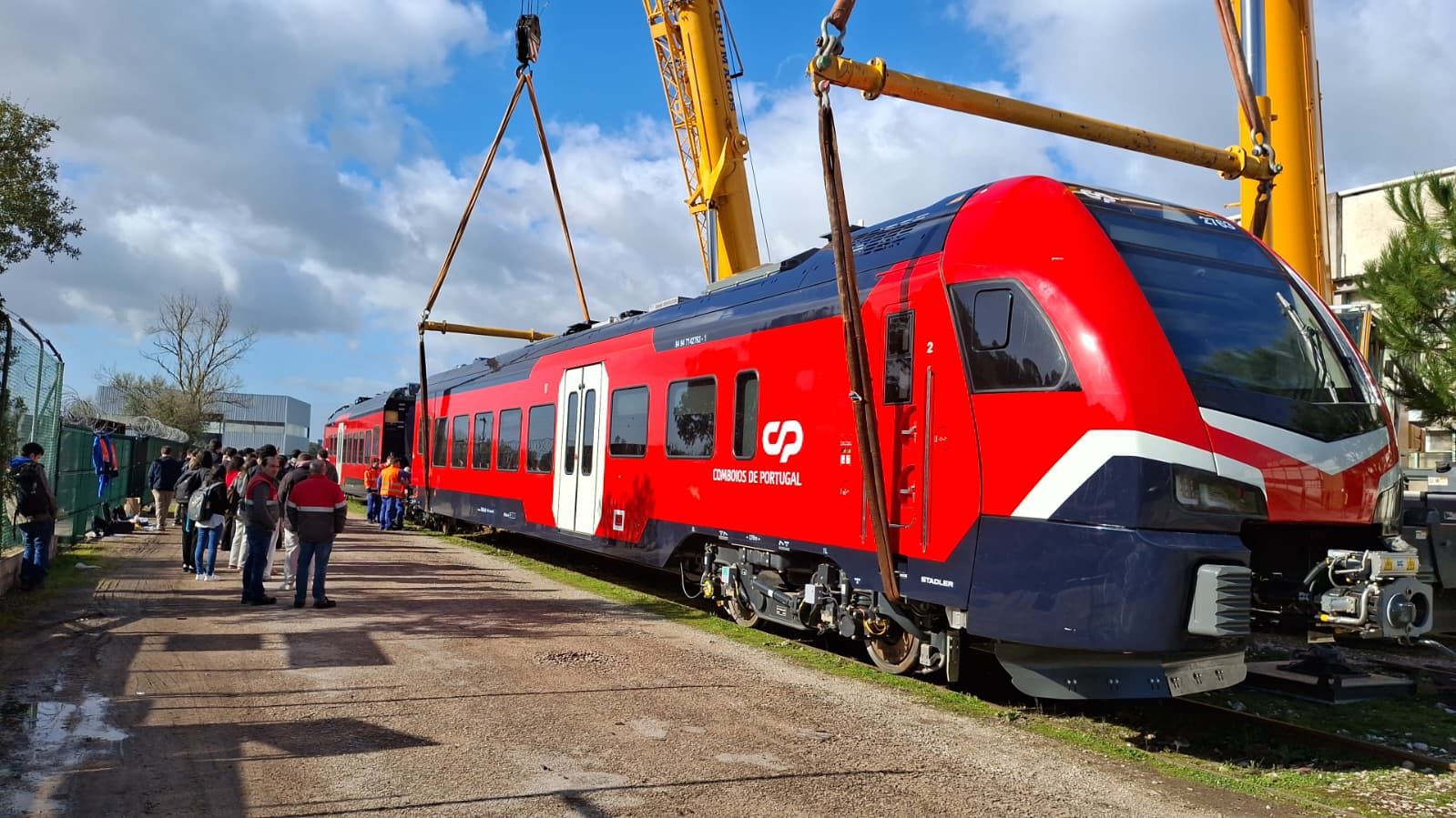 Inforail - Portugalskie Koleje CP odebrały drugi nowy pociąg Stadler FLIRT