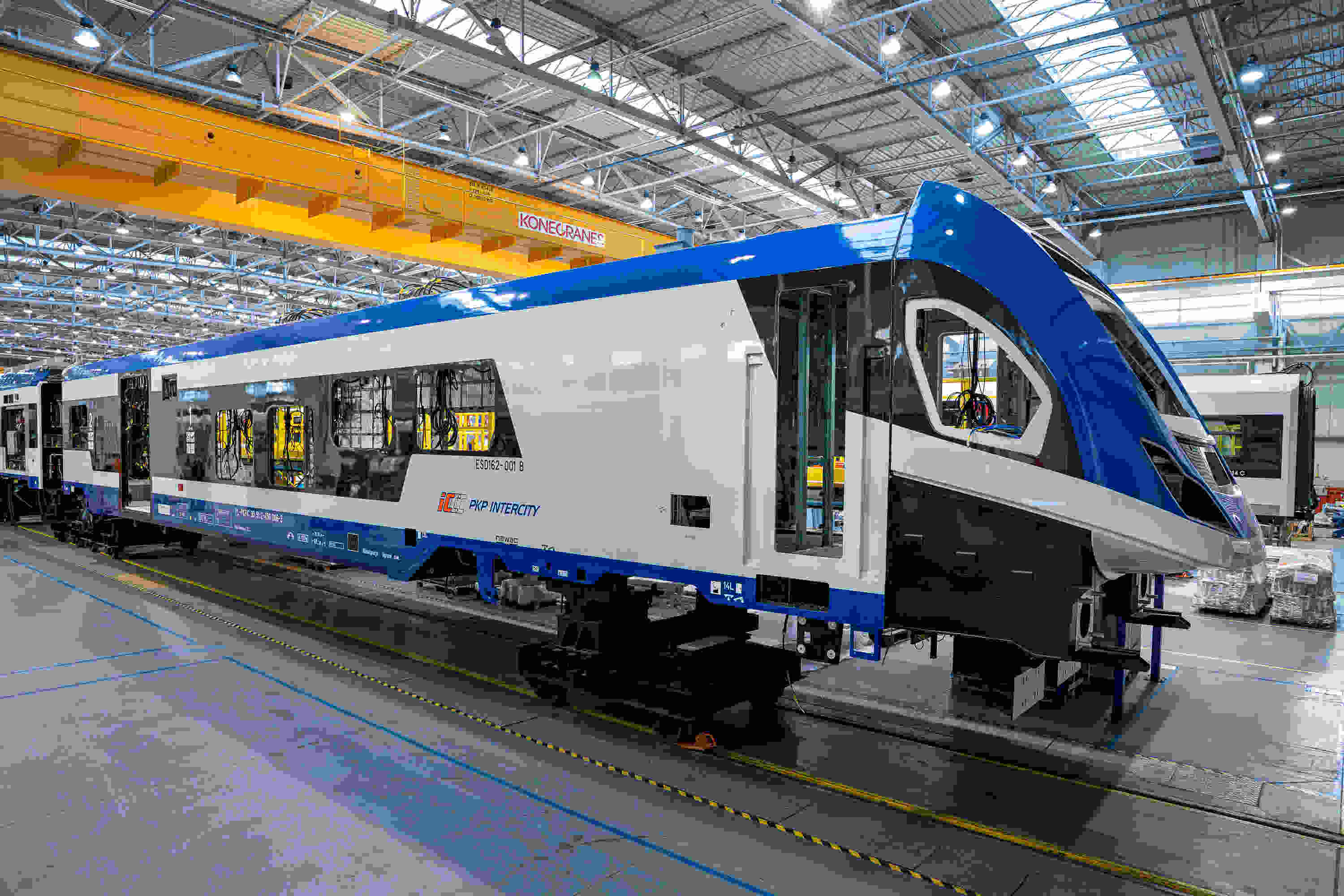 Inforail - Hybrydowe zespoły trakcyjne to innowacja w ofercie PKP Intercity. Takie rozwiązanie zastosowano po raz pierwszy