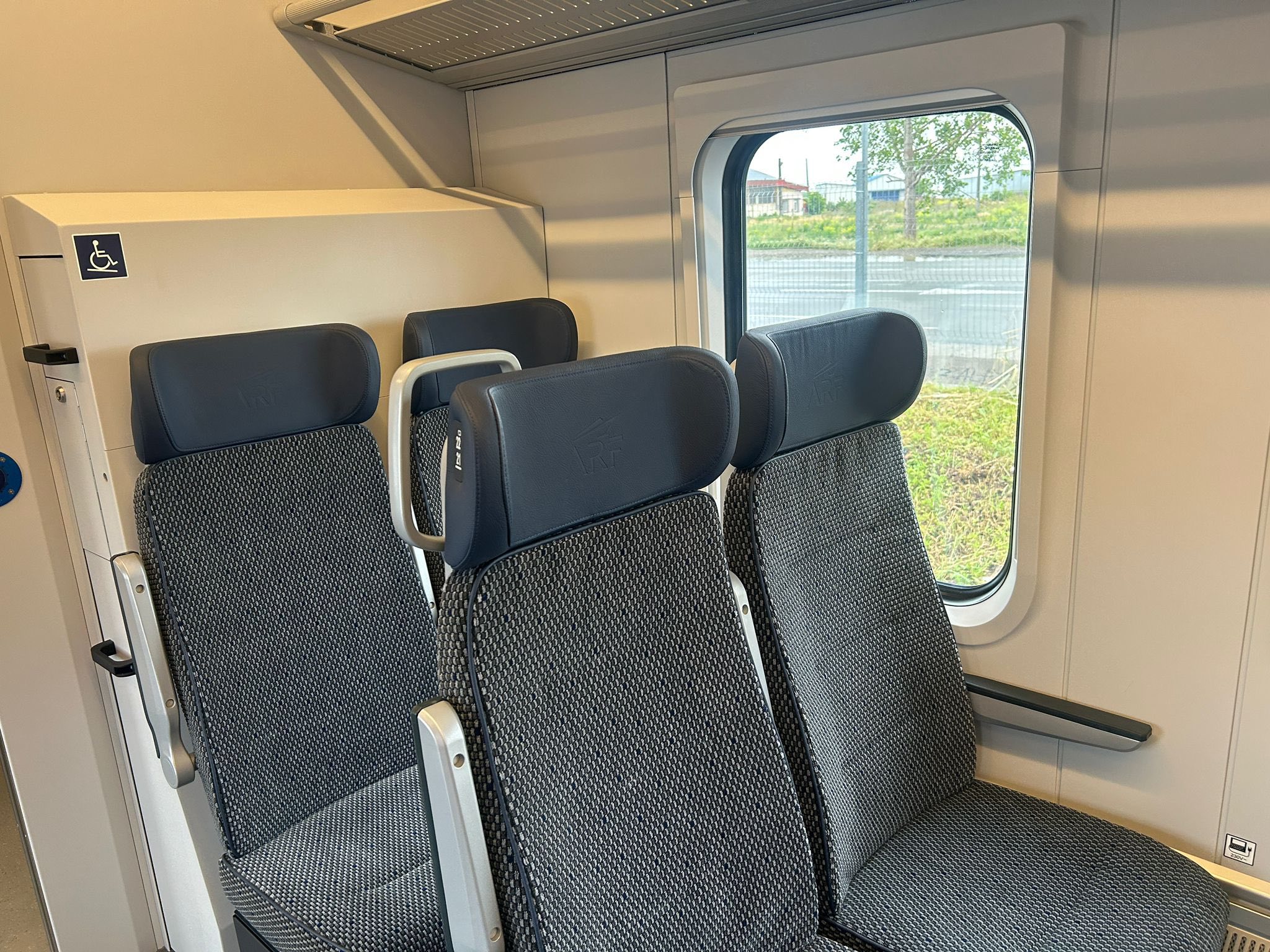 Inforail - Pierwszy elektryczny zespół trakcyjny PESA odebrany w Rumunii. ARF kończy procedurę dopuszczenia do ruchu z pasażerami