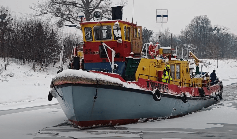 Infoship - Zachodniopomorskie: Lodołamacze wypłynęły na Odrę i jezioro Dąbie