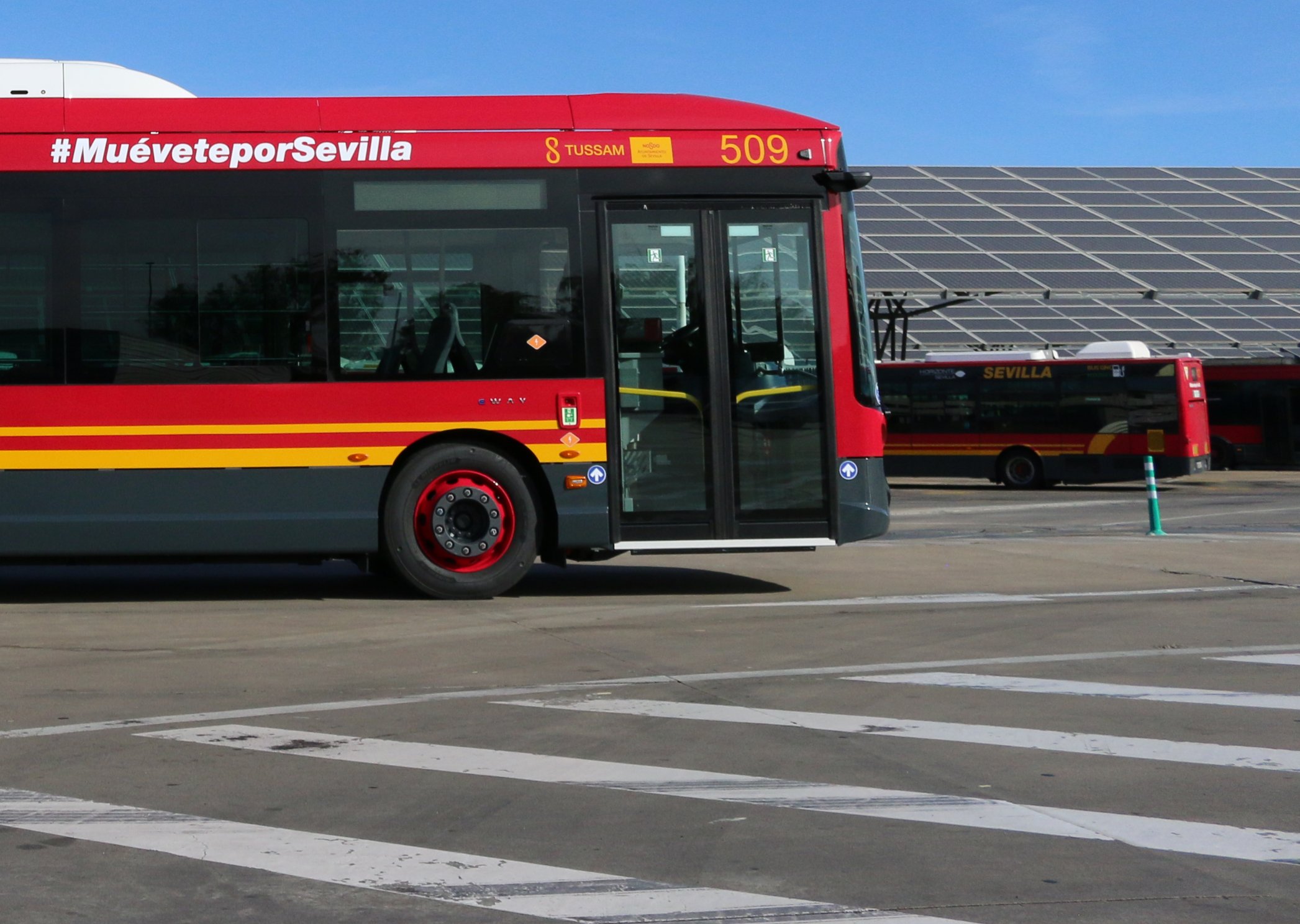 Infobus - Sewilla wybiera autobusy Iveco. Plus kontrakty Tussam na elektrobusy Mercedesa i hybrydy MAN