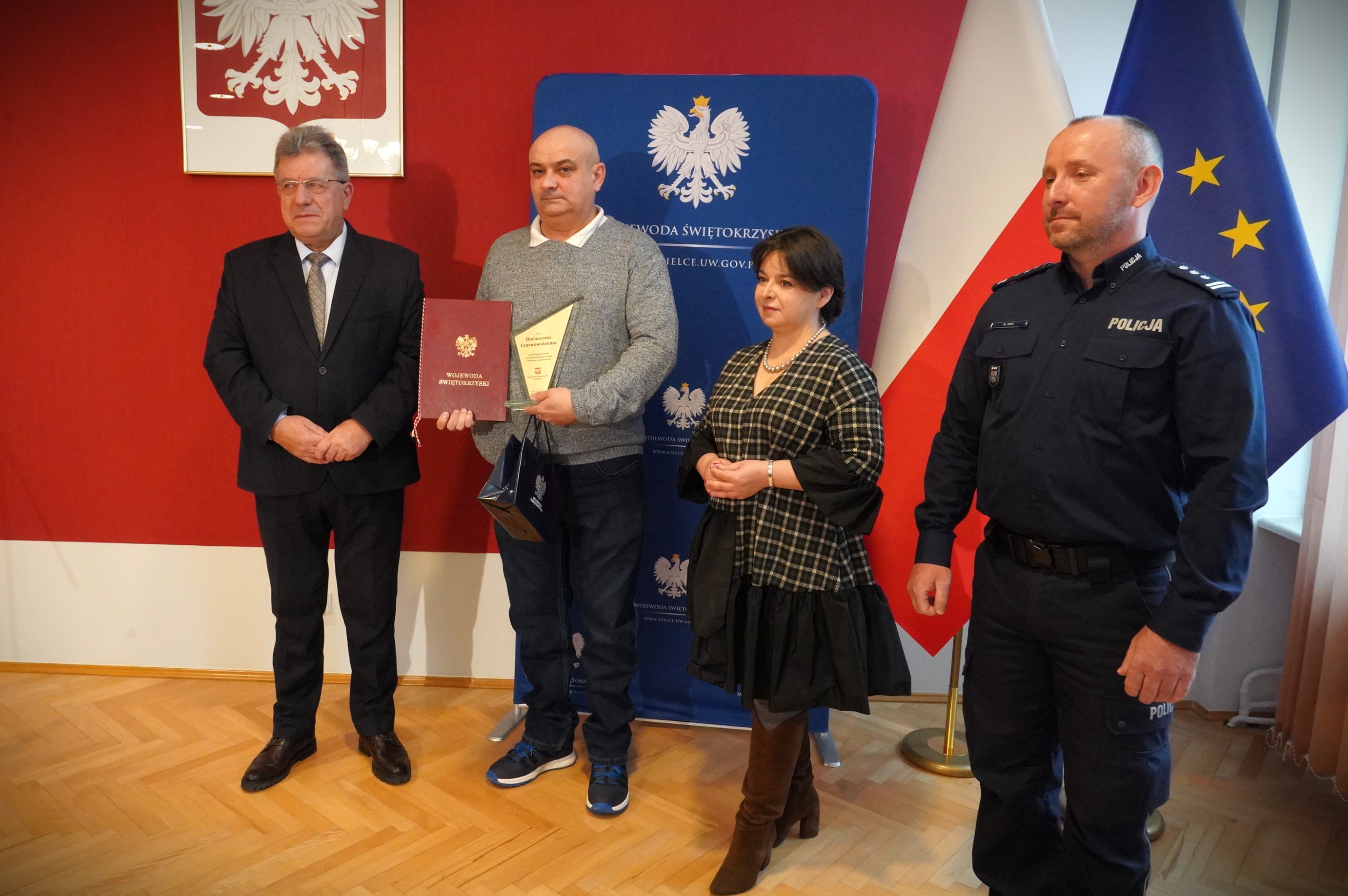 Infobus - Kierowca autobusu MPK Kielce pomógł odnaleźć zaginioną dziewczynkę. Wojewoda dziękuje