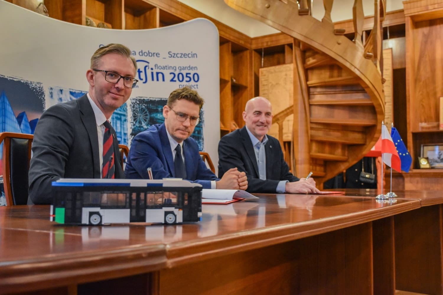 Infobus - Szczecin wejdzie w autobusy wodorowe. I nie tylko. Dzięki pożyczce z BGK i KPO