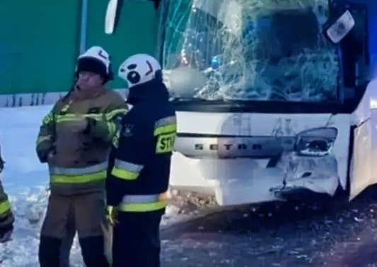 Infobus - Mazowsze: Jechały do tego samego zakładu. Dwa pracownicze autobusy zderzyły się po drodze