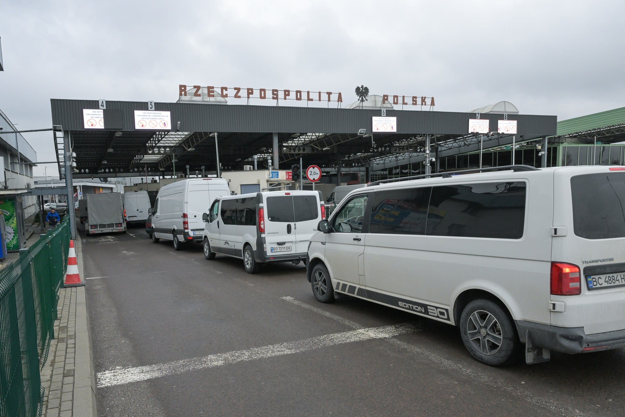 Infobus - Polska modernizuje przejścia pasażerskie z Ukrainą. Miliony na odprawy autobusów