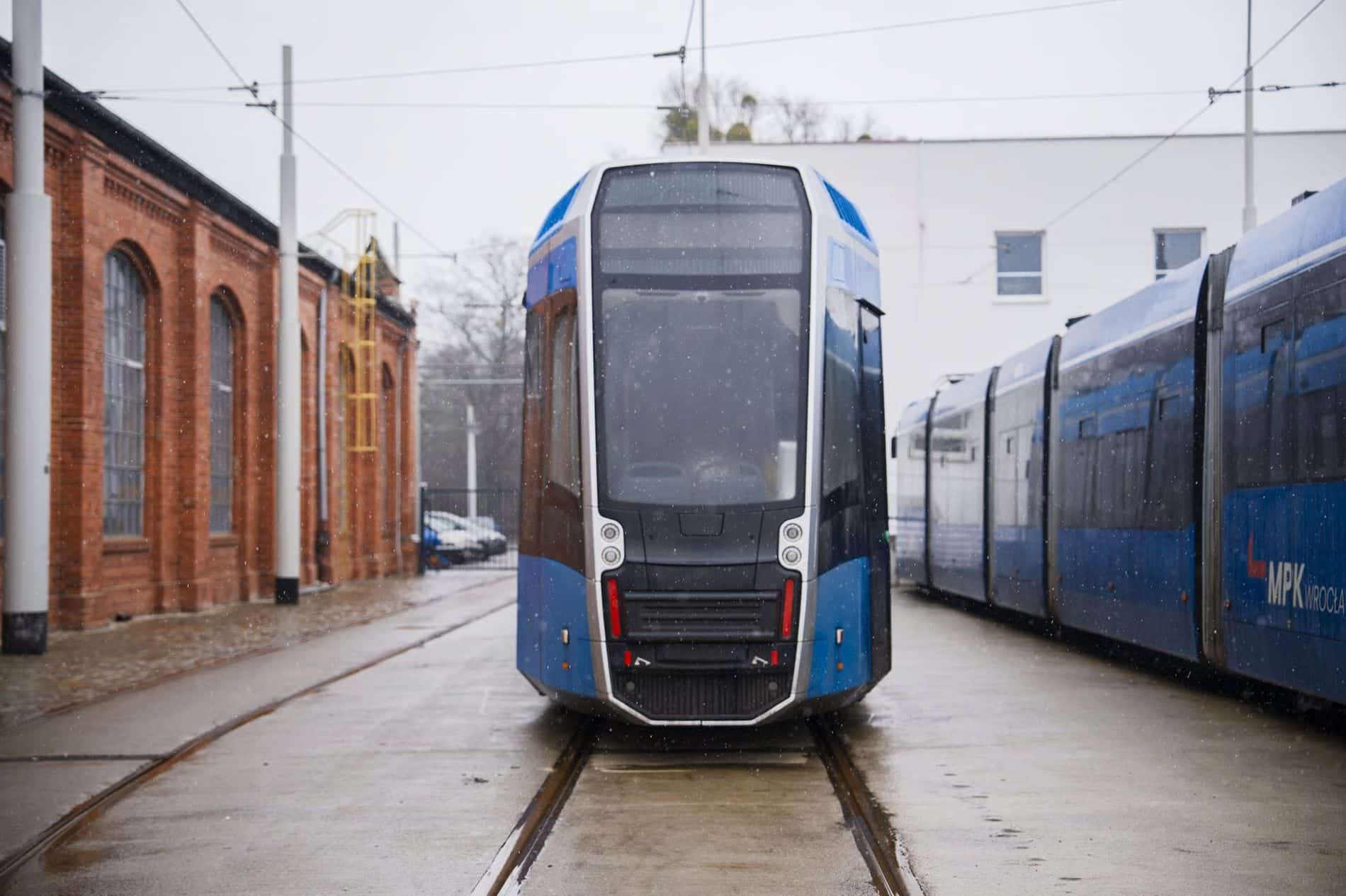 Infotram - Kolejny nowy tramwaj PESA 146N Twist dotarł do Wrocławia. Przed nim testy i odbiory techniczne