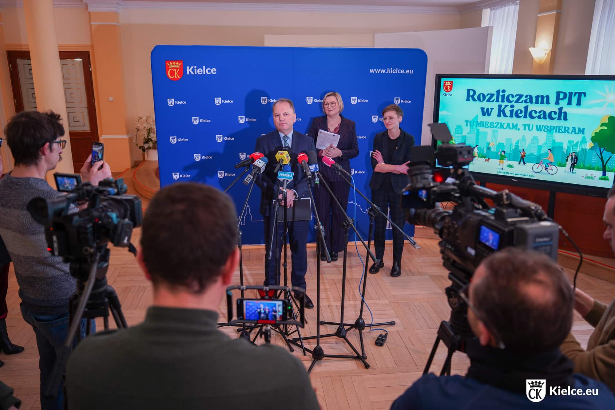 Infotrans - R&G z umową na nową platformę usług publicznych w Kielcach. Plus miejska apka