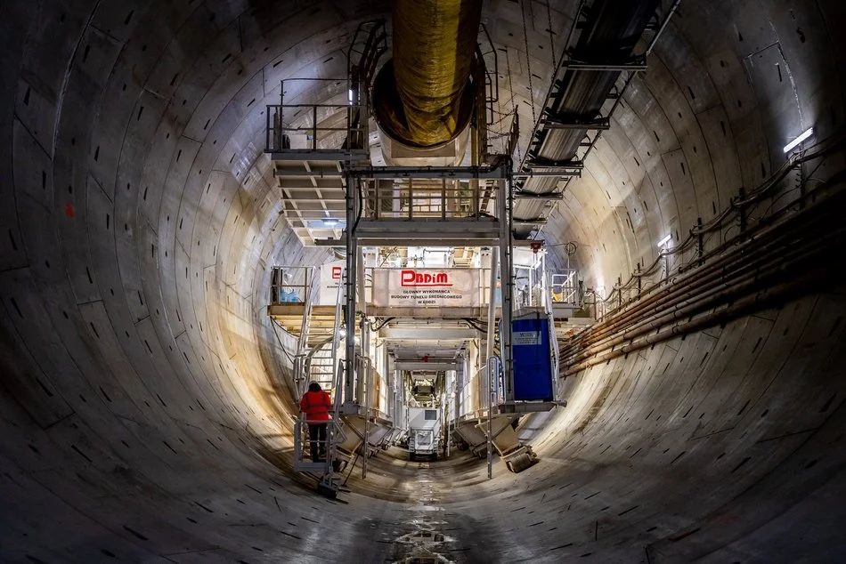 Inforail - Tarcza TBM Katarzyna gotowa do dalszego drążenia. Kiedy ruszy budowa tunelu średnicowego w Łodzi?