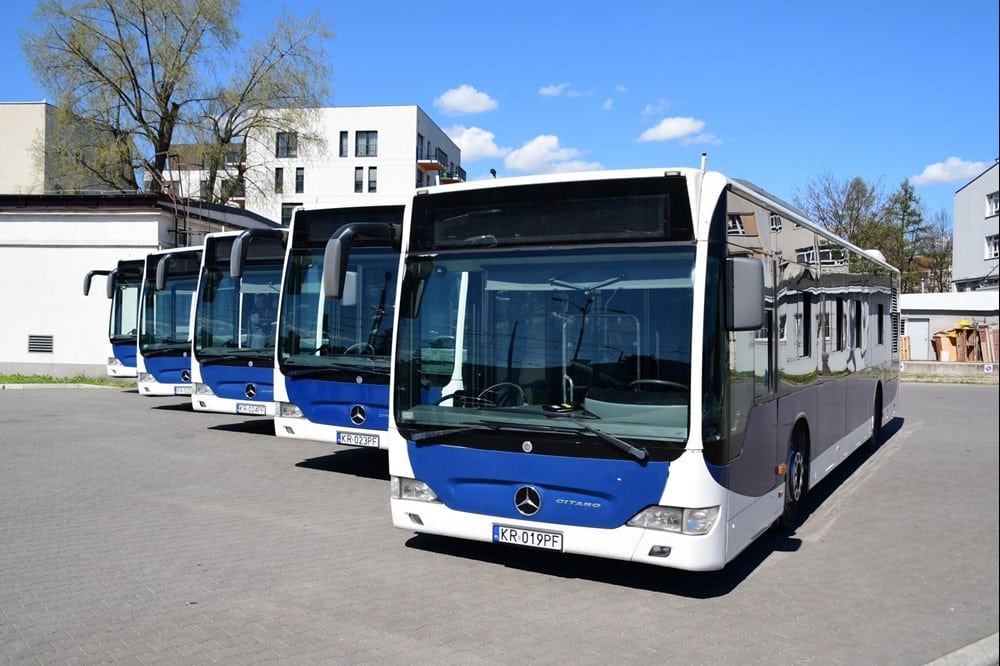 Infobus - MPK Kraków sprzedaje 14 autobusów. Autosany, Mercedesy i Solarisy trafią na złom