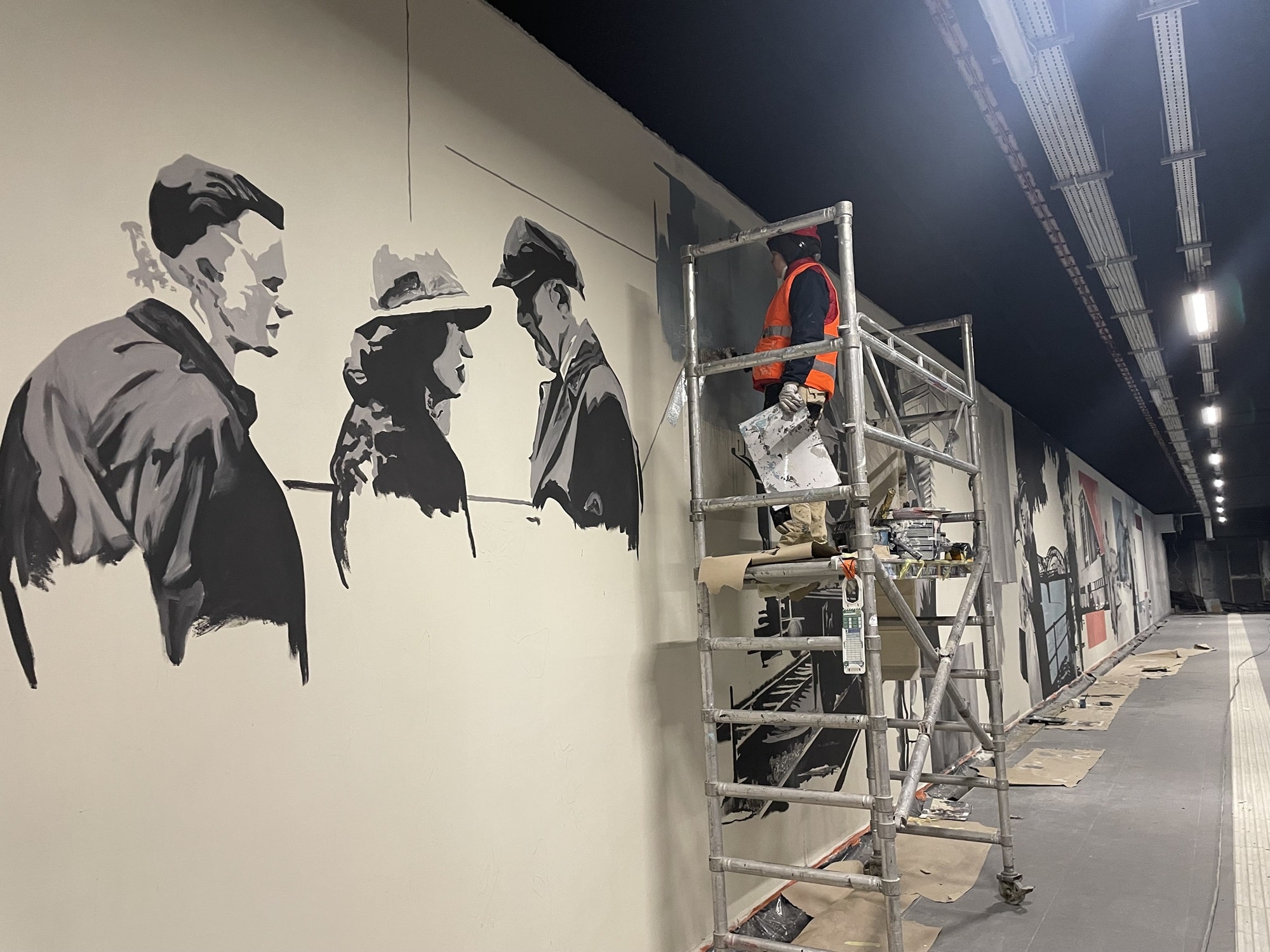 Inforail - PKP PLK kończy budowę nowego przejścia podziemnego na stacji Warszawa Gdańska. Z muralem