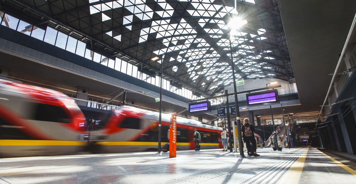 Inforail - 10 lat Sprinterów ŁKA między Łodzią a Warszawą. 4,6 mln pasażerów i rekordowe 67 minut przejazdu