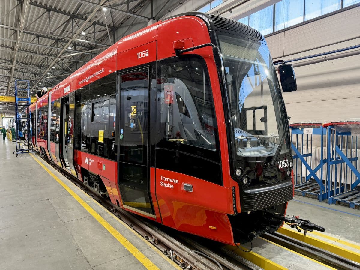 Infotram - Zmiany w umowie na dostawy tramwajów PESA dla Tramwajów Śląskich. Przez kasowniki