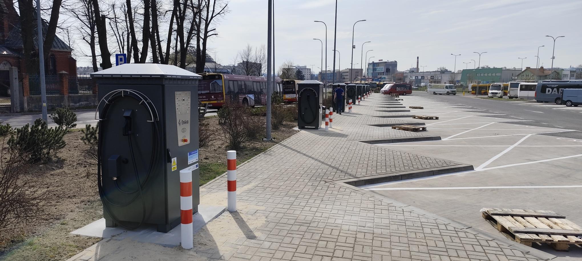 Infobus - Kielce: ładowarki od Eniki już stoją, teraz czas na autobusy od Solarisa
