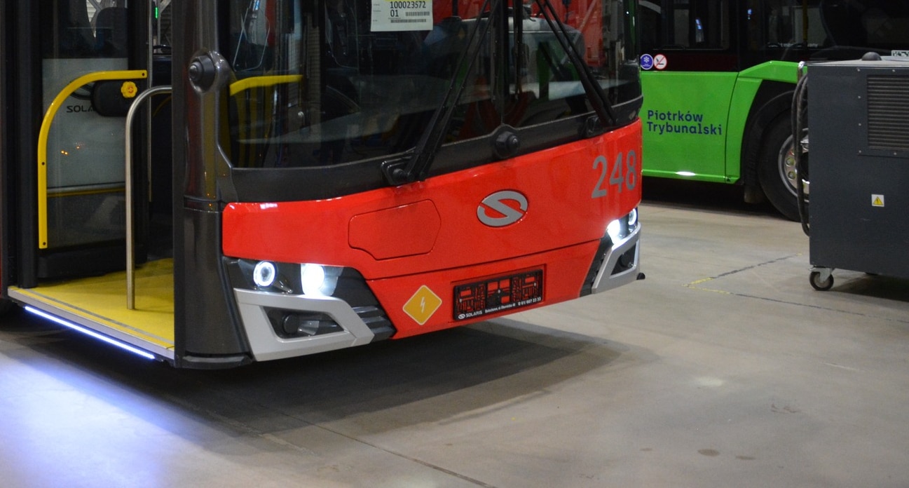 Infobus - Mielec odbiera swoje pierwsze MAXI elektrobusy od Solarisa. 7 x Urbino 12 electric