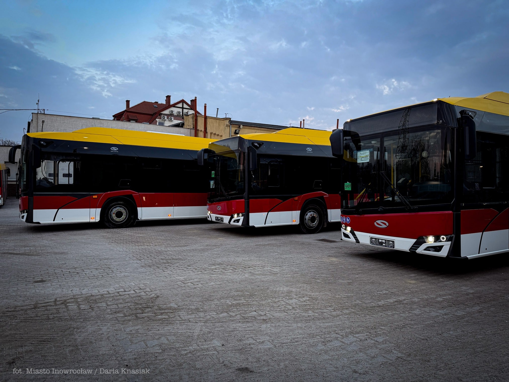 Infobus - MPK Inowrocław ma już trzy z pięciu zamówionych elektrobusów. Od Solarisa