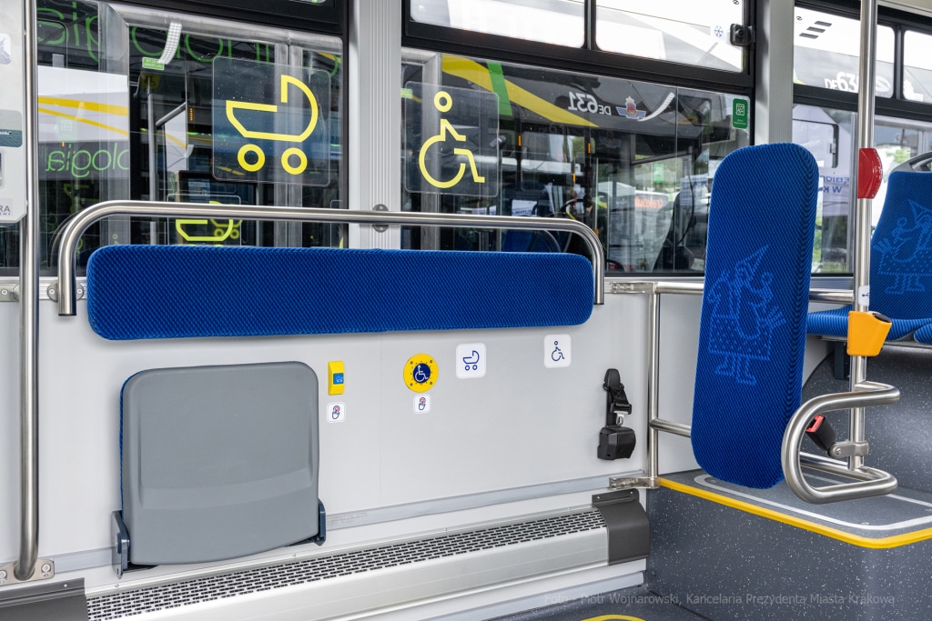 Infobus - MPK Kraków stawia na dostępność. Nowe autobusy z miejscem dla dwóch wózków