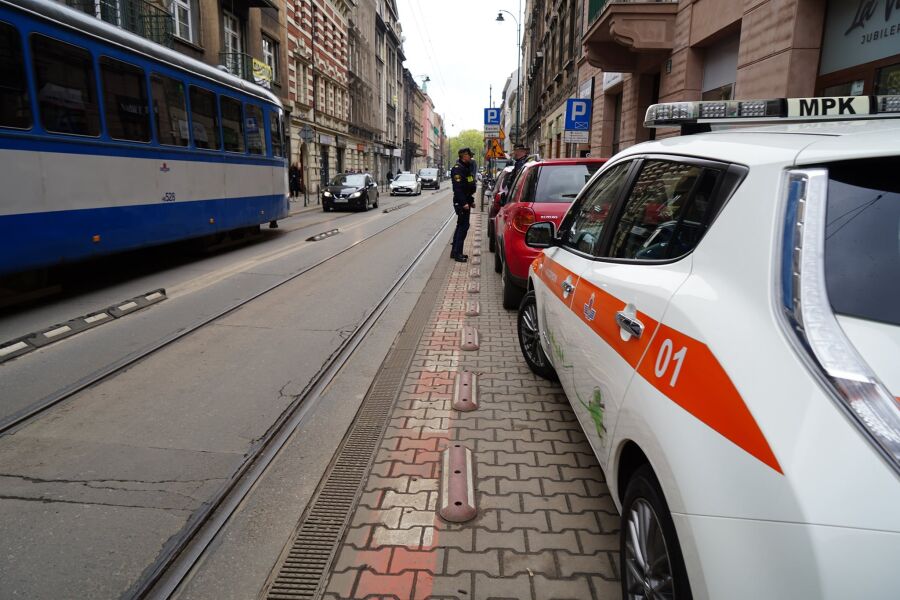 Infotram - Kraków: Problem blokowania tramwajów na ul. Długiej zostanie rozwiązany?