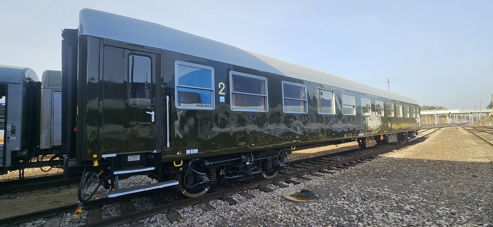 Inforail - W kwietniu PKP Intercity uruchomi pociąg retro „Nieśpieszny”. Prezes Janusz Malinowski pokazał kuszetkę