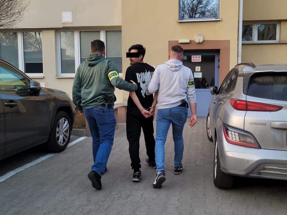 Infotram - Areszt dla czterech obywateli Hiszpanii za zniszczenie wagonów warszawskiego metra