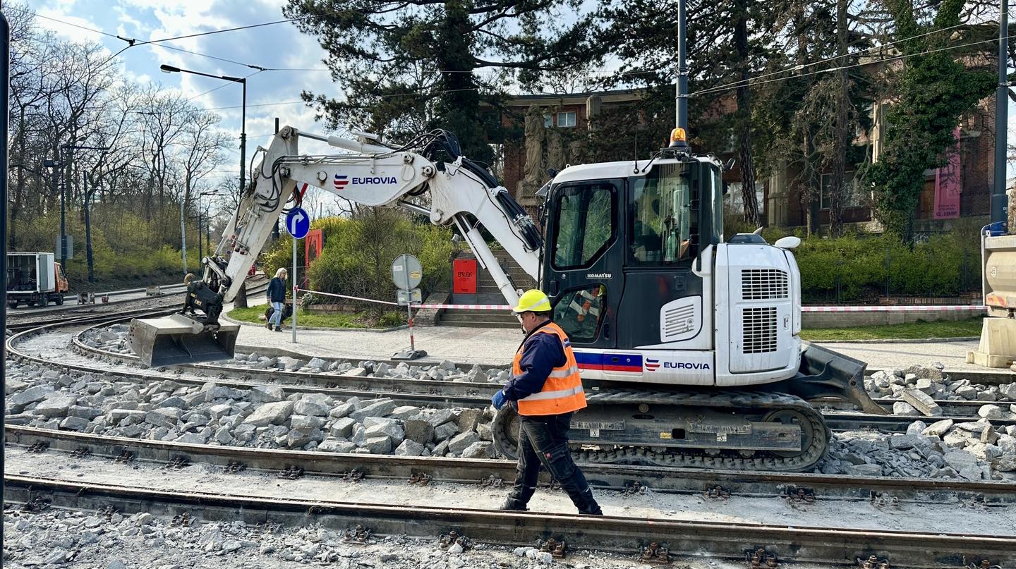 Infotram - DPP Praha wysyła na naprawy pojazdy utrzymania infrastruktury. Jest umowa