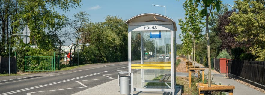 Infotrans - Nowe wiaty autobusowe w Obornikach. Zielona infrastruktura dla transportu publicznego