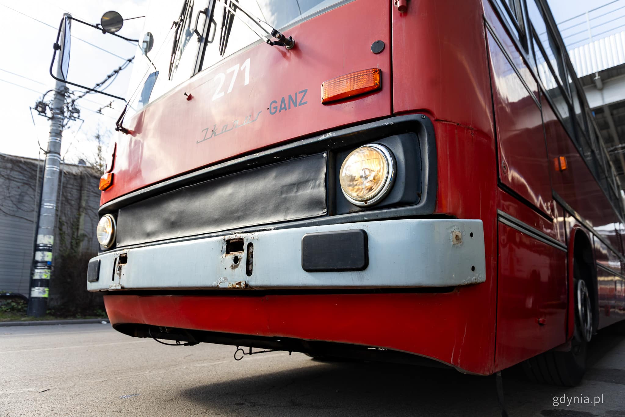 Infobus - Z Budapesztu do Gdyni. Kultowy trolejbus Ikarus 280T zasili historyczny tabor