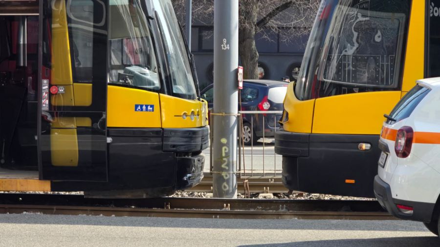 Infotram - Zderzenie tramwajów na warszawskiej Ochocie. Kilka osób w szpitalu i utrudnienia w ruchu