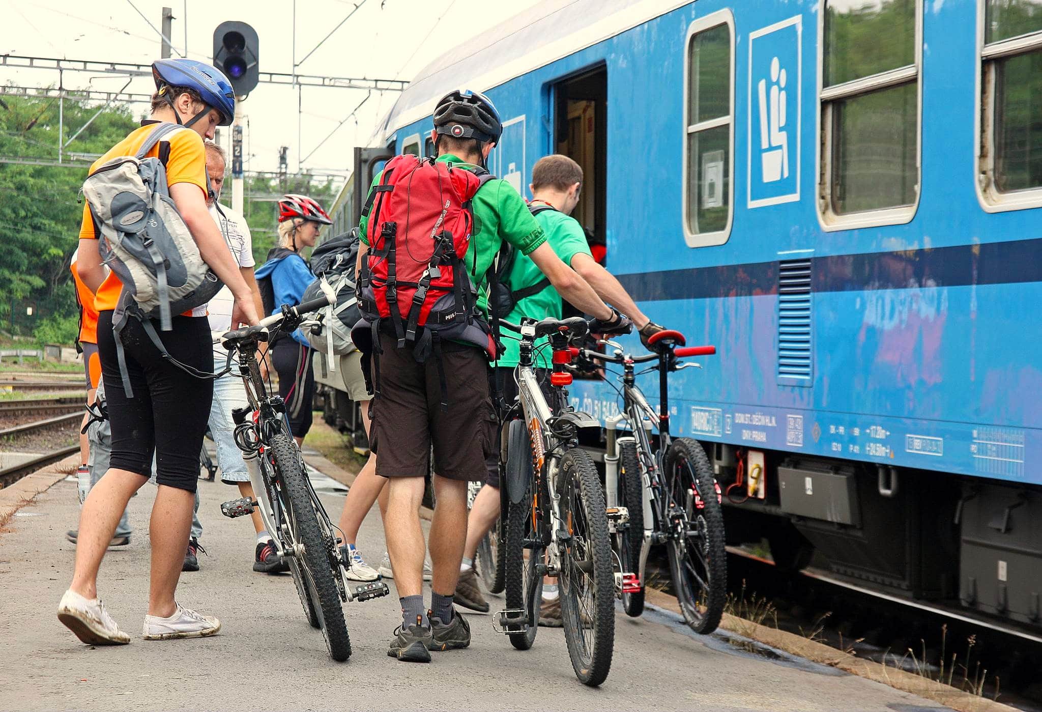 Inforail - Specjalne pociągi dla rowerzystów. Koleje Czeskie wzmocnią połączenia na wydarzenie Bílý kámen 2026
